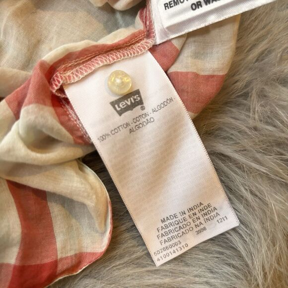 LEVI’S Blouse Sz S Casual Red White Plaid Button Up Short Sleeve Top Semi Sheer - Picture 4 of 12